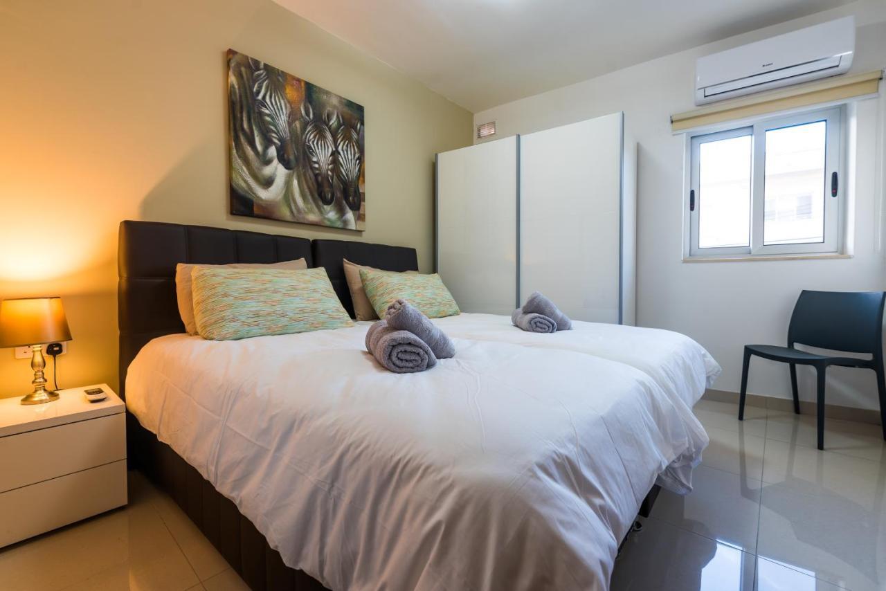 Sh5A-Qawra Prime Location 2 Bedroom Apartment St. Paul's Bay Buitenkant foto